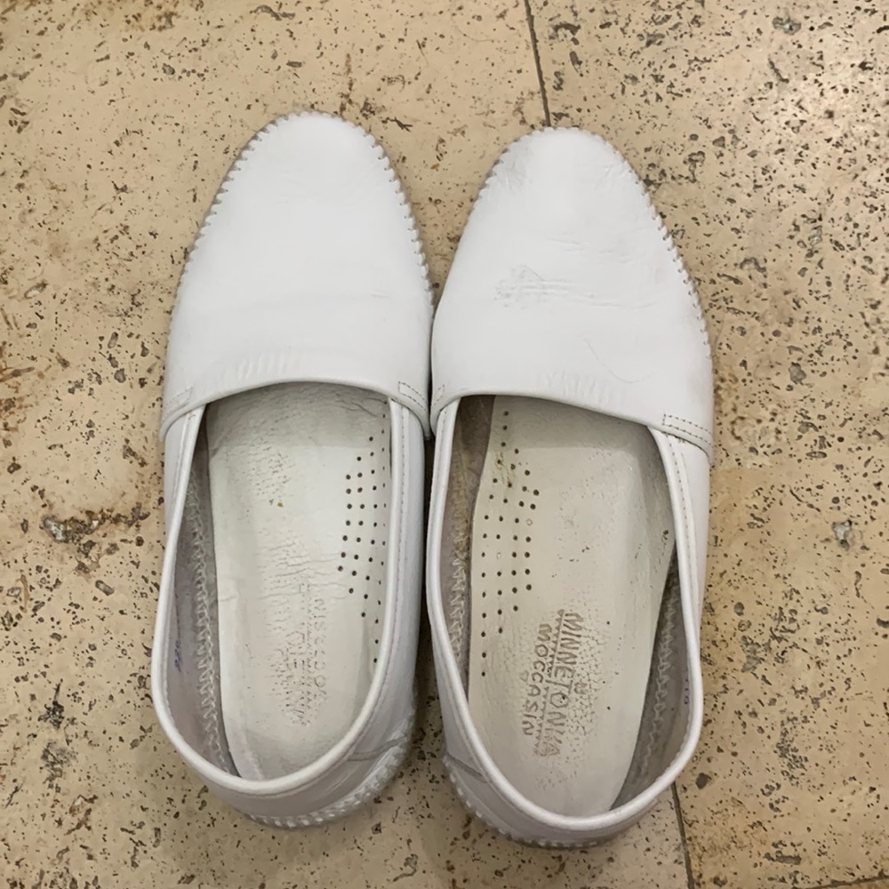 Minnetonka moccasin slip ons LEATHER